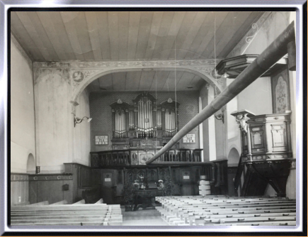 Orgel 1884, Goll, Luzern, 2P/15.  1940 nach Kriens, Ref. Kirche versetzt. 
