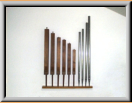 Pfeifen einer alten Orgel als Dekoration im KGH (dort sonst elektronisches Instrument)