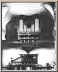 Basilique Notre-Dame, Fribourg, buffet d’orgue Moser 1786, avec en balustrade la console de Wolf-Giusto 1916 (photo 1939) 