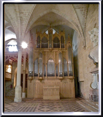 nouveau buffet dans le réfectoire de l'abbaye de Royaumont F.