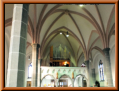 Orgel am neuen Standort in der Pfarrkirche St. Hubertus in Amel, Belgien