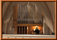 Orgel am neuen Standort in der Pfarrkirche St. Hubertus in Amel, Belgien