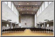 Orgel in der renovierten Kirche im Chor oben links, vom Schiff aus nicht sichtbar.