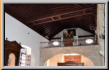 Raumansicht mit der Orgel am neuen Standort in der Kirche Espositu Santos in Havanna.