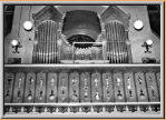 orgue Goll 1920 dans l'église catholique de Cernier NE, pneumatique, sommiers à cônes, 2P/8