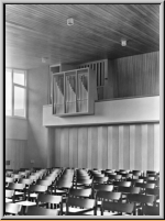 St. Gallen Winkeln, Ref. Kirchgemeindehaus, geschlossene Flügeltüren.