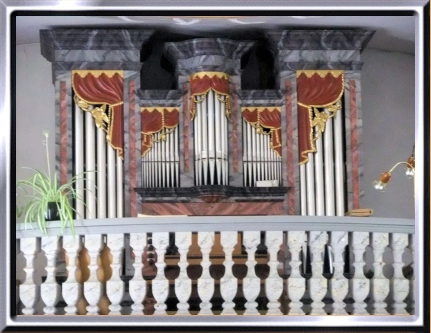 Riemenstalden SZ, Pfarrkirche, Orgel Füglister 1P/7;  Bild: E & M Brandazza, Luzern.