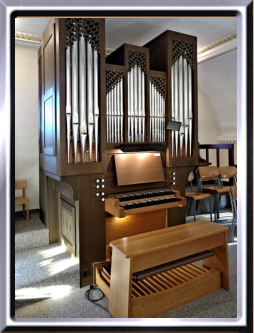 Merlischachen SZ, Kath. Kirche St. Jakob, Orgel 1975/1999 Mathis AG, Näfels, 2P/9 