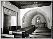 1960; Harmonium dans la niche latérale