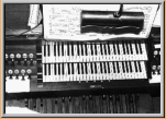 Spieltisch der Kuhn-Orgel 1901