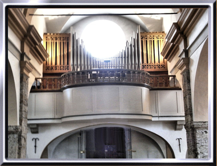 Photo 2010 avant le démontage de l'orgue.
