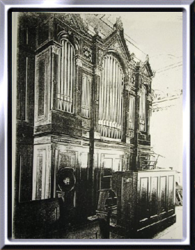 Kuhn-Orgel von 1925 noch am vorherigen Standort in der Kath. Kirche Sirnach TG.