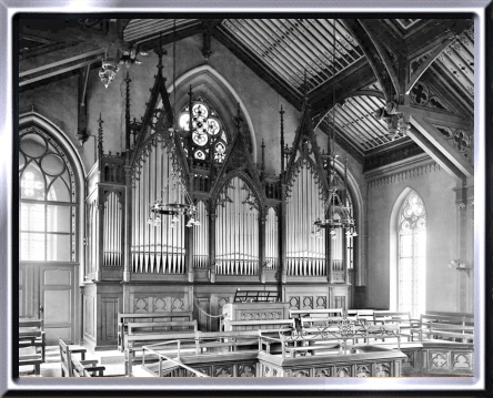 Orgel 1889, mechanisch, Kegelladen, 2P/24, Carl Theodor Kuhn, Männedorf. Orgel nach 1911 versetzt in die Kirche St. Sigismond, St-Maurice VS.