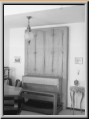Hausorgel Schlatter mit geschlossenen Flügeltüren, Zustand um ca. 1943